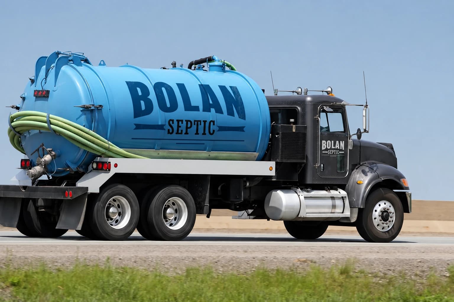 Bolan Septic pump truck responding on the road